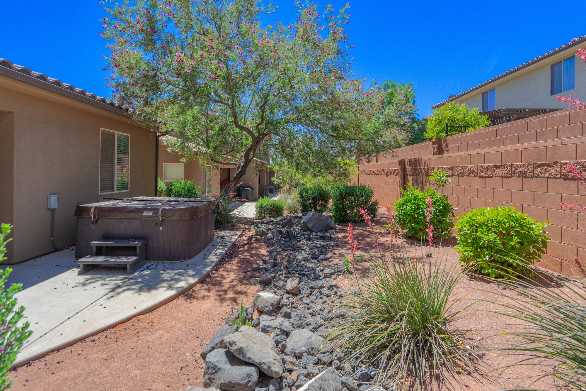 PARADISE VILLAGE AT ZION - Residential