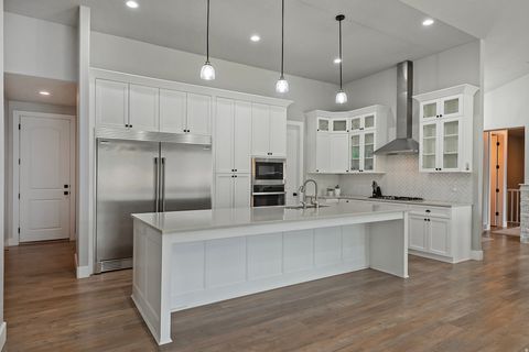 Tiny photo for 11613 S FOX VISTA DR, Draper, UT 84020 (MLS # 2147897)