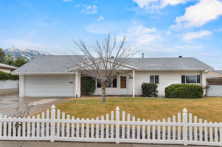 HUGE GARAGE/SHOP!! Close to all new schools, Ski Resorts/Mountains, Shopping and the Cottonwood Heights Rec center.  Well-maintained original owner home is in great condition and full of potential. This home offers a blank canvas to infuse your personal style to create your dream space. SELLER TO PROVIDE A 5 DAY 4 NIGHT CRUISE TO BUYER UPON SUCCESSFUL CLOSING.