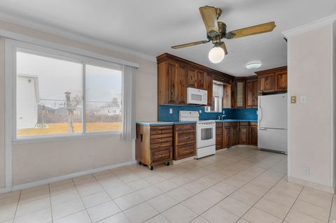 Tiny photo for 2842 E 7375 S, Cottonwood Heights, UT 84121 (MLS # 2138074)