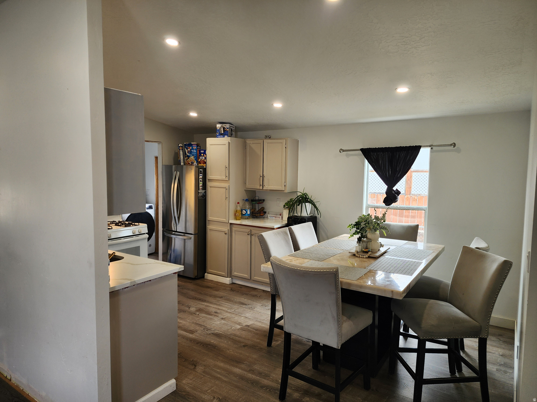 OVERPASS POINT - Residential