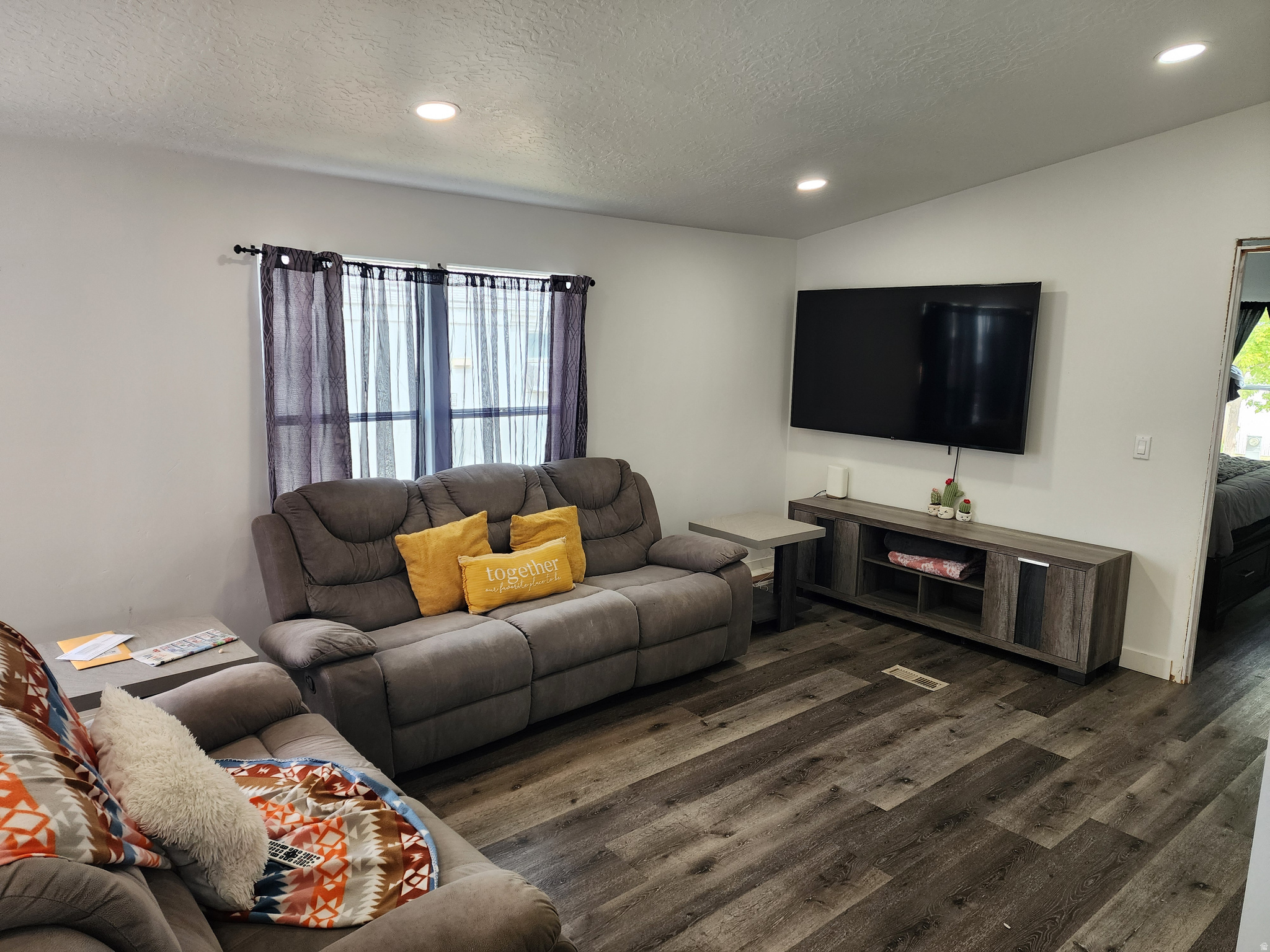 OVERPASS POINT - Residential