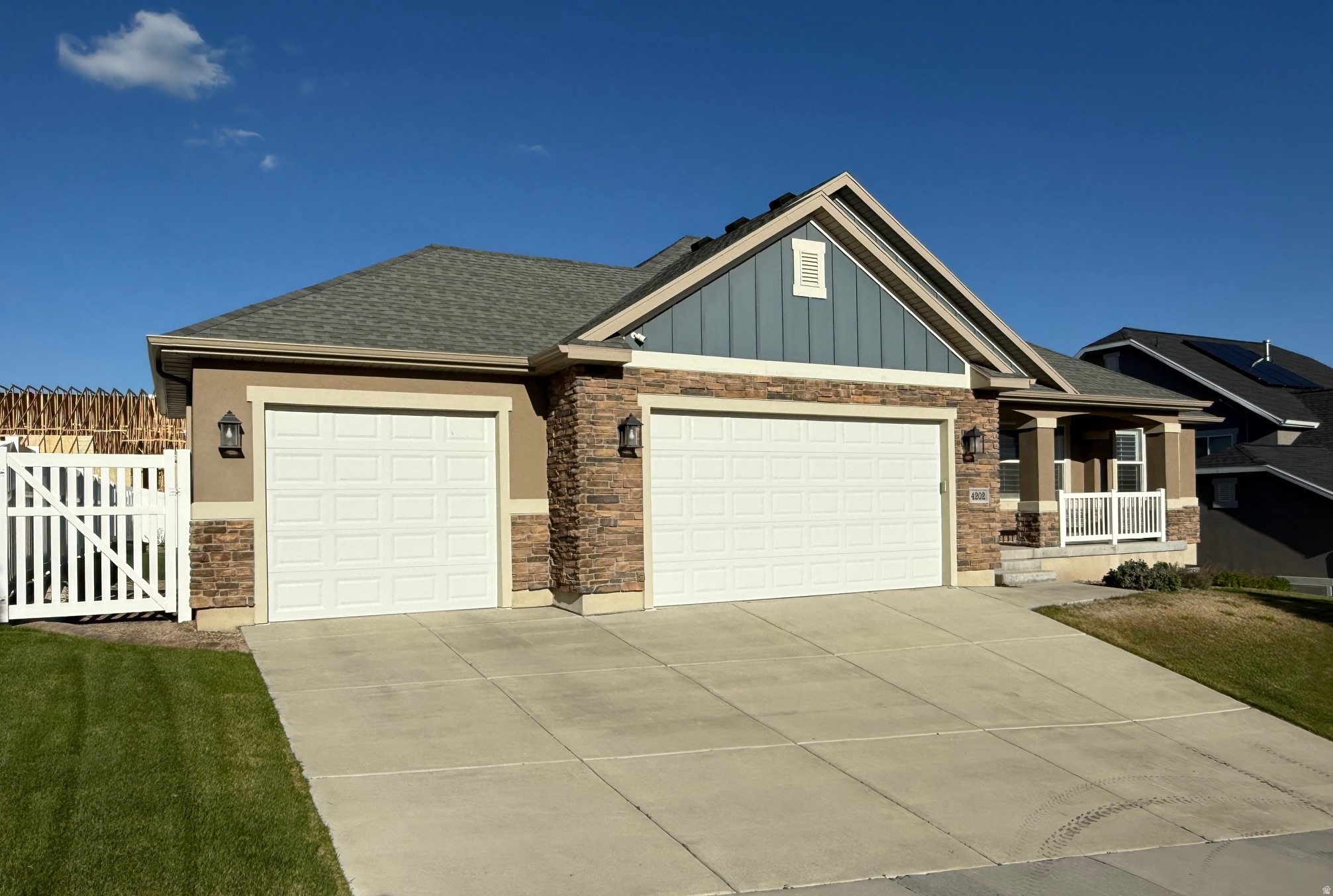 CANYON HILLS PUD PHASE 3 - Residential Lease