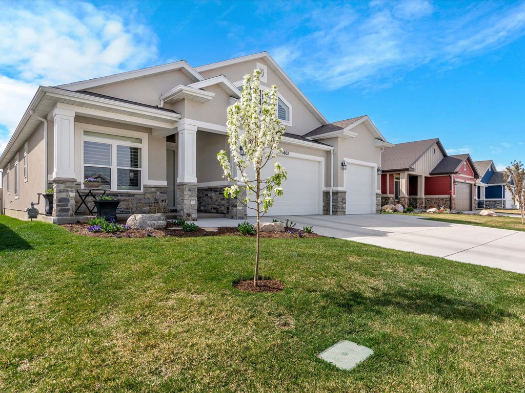 Photo of 5603 W 5600 S, Hooper, UT 84315 (MLS # 2147052)