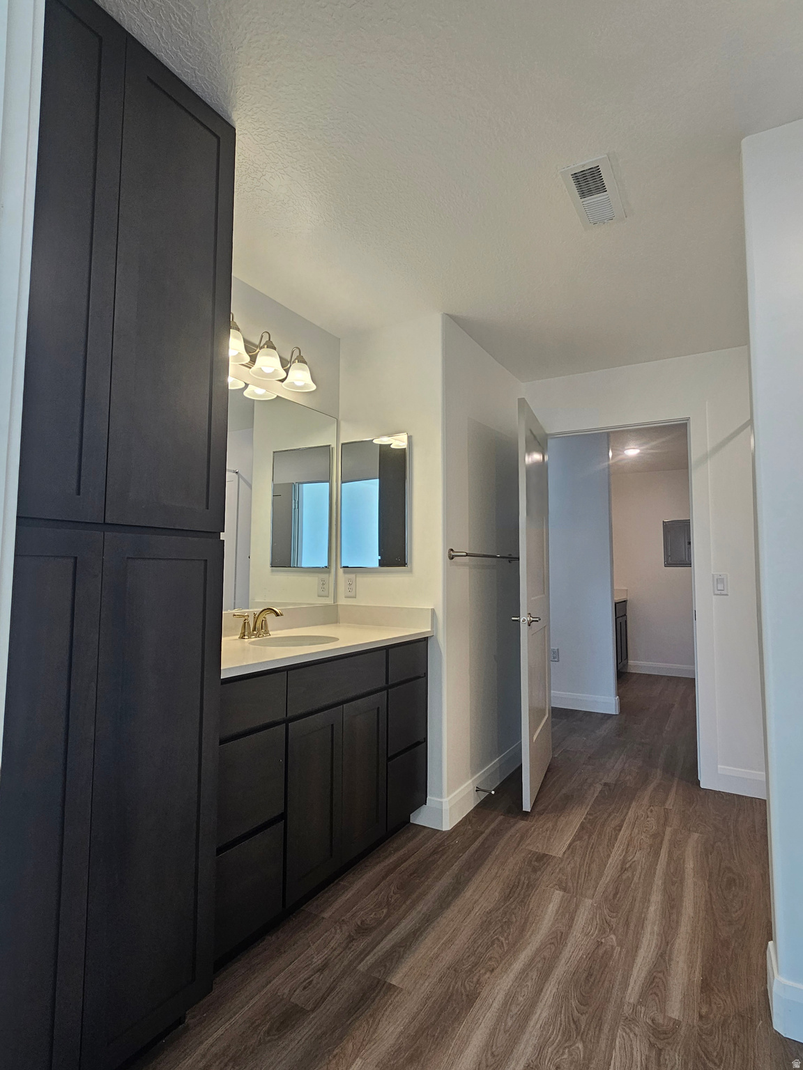 COUNTRY VIEW VILLAS - Residential