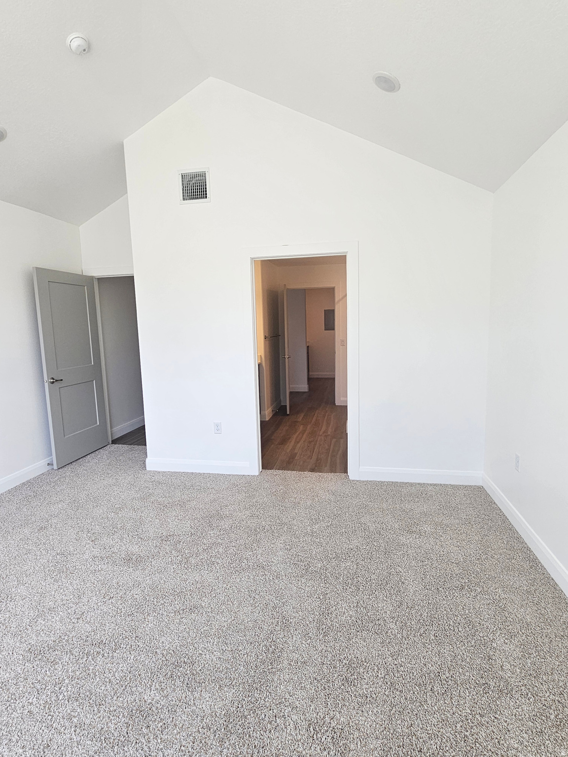 COUNTRY VIEW VILLAS - Residential