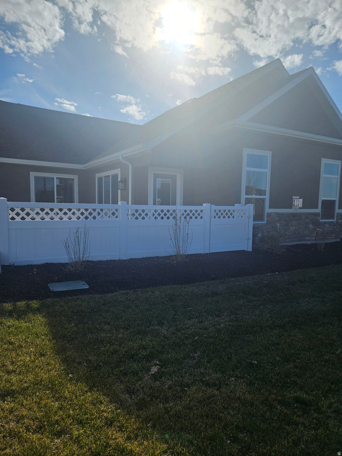 COUNTRY VIEW VILLAS - Residential