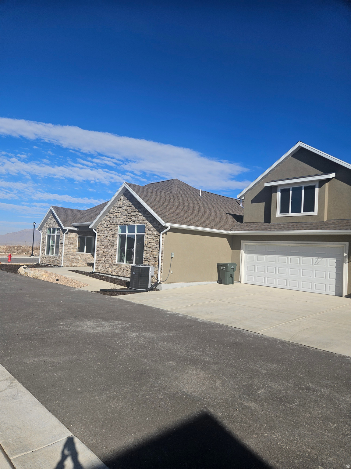 COUNTRY VIEW VILLAS - Residential