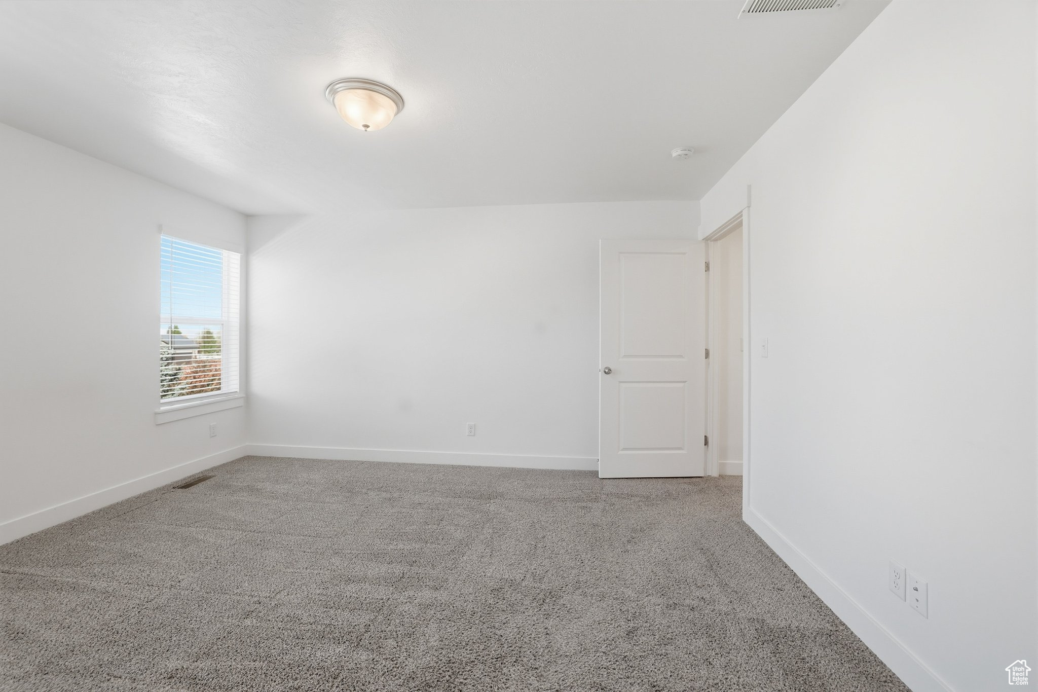 WOODMORE POINTE - Residential