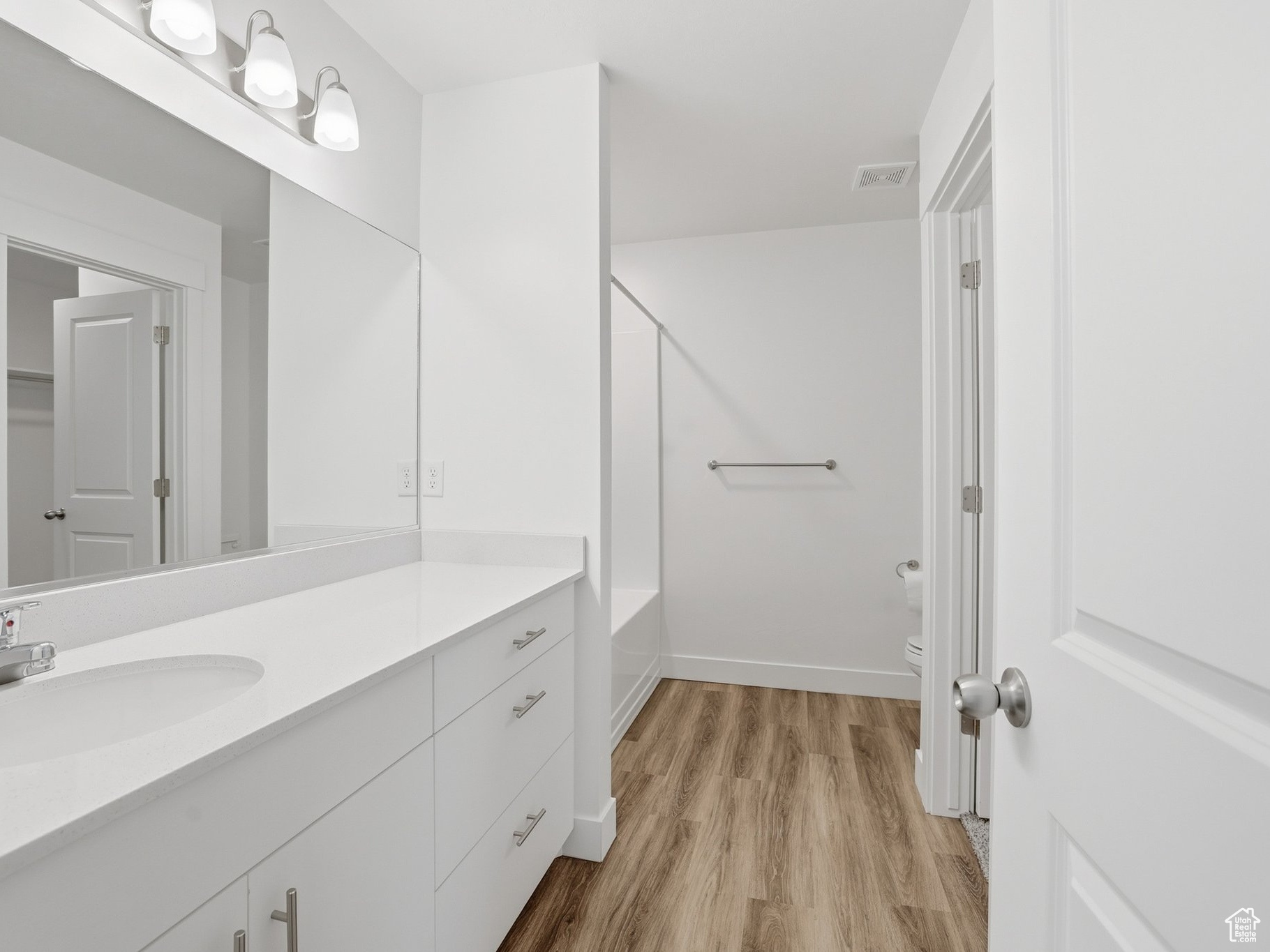 WOODMORE POINTE - Residential