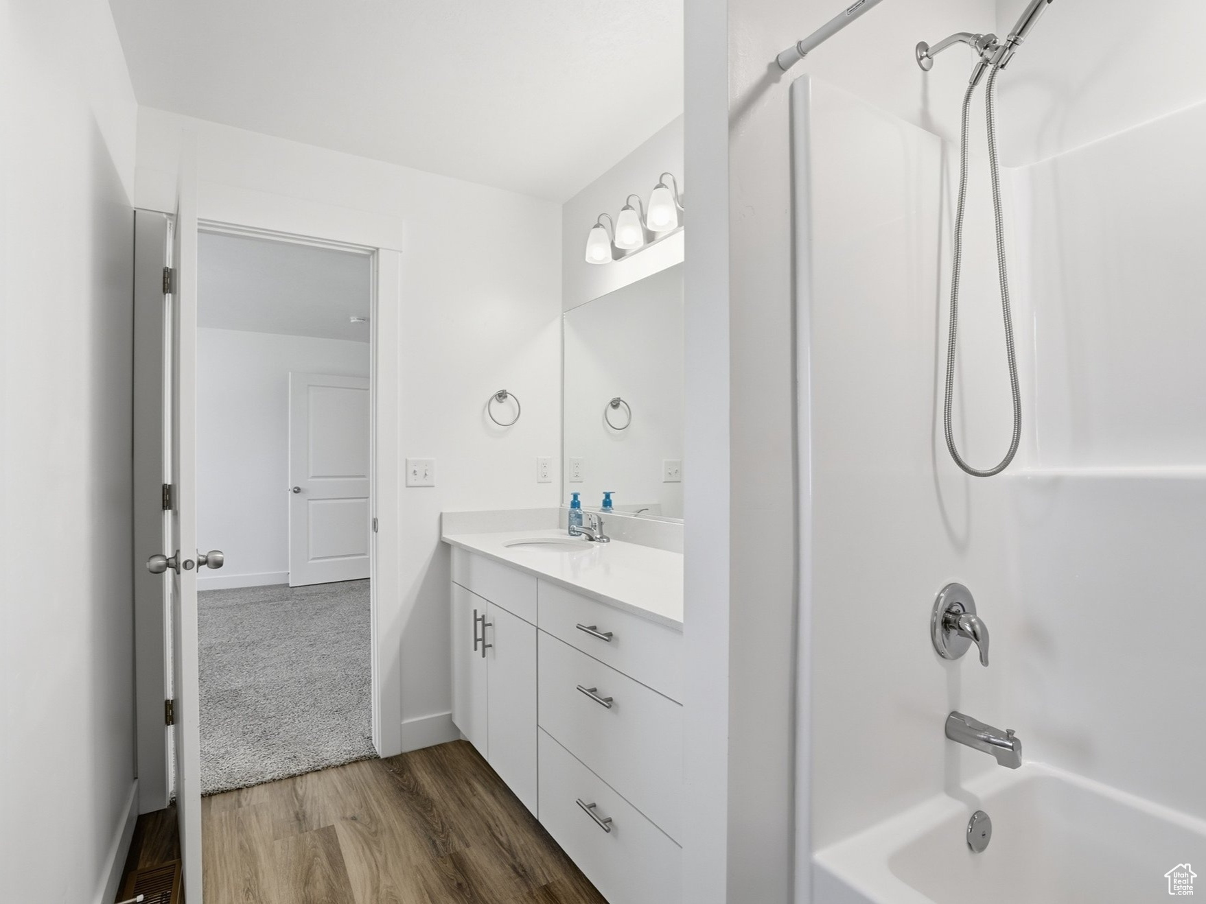 WOODMORE POINTE - Residential