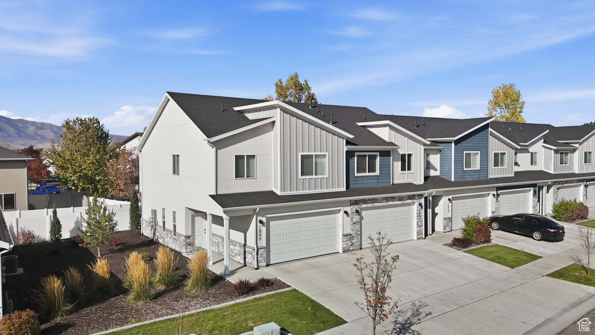 WOODMORE POINTE - Residential