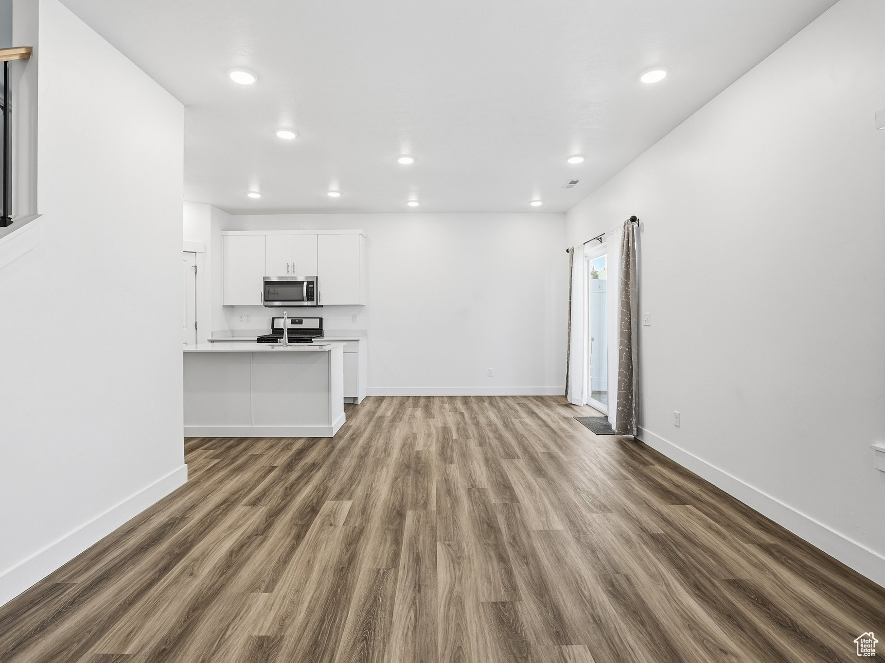 WOODMORE POINTE - Residential