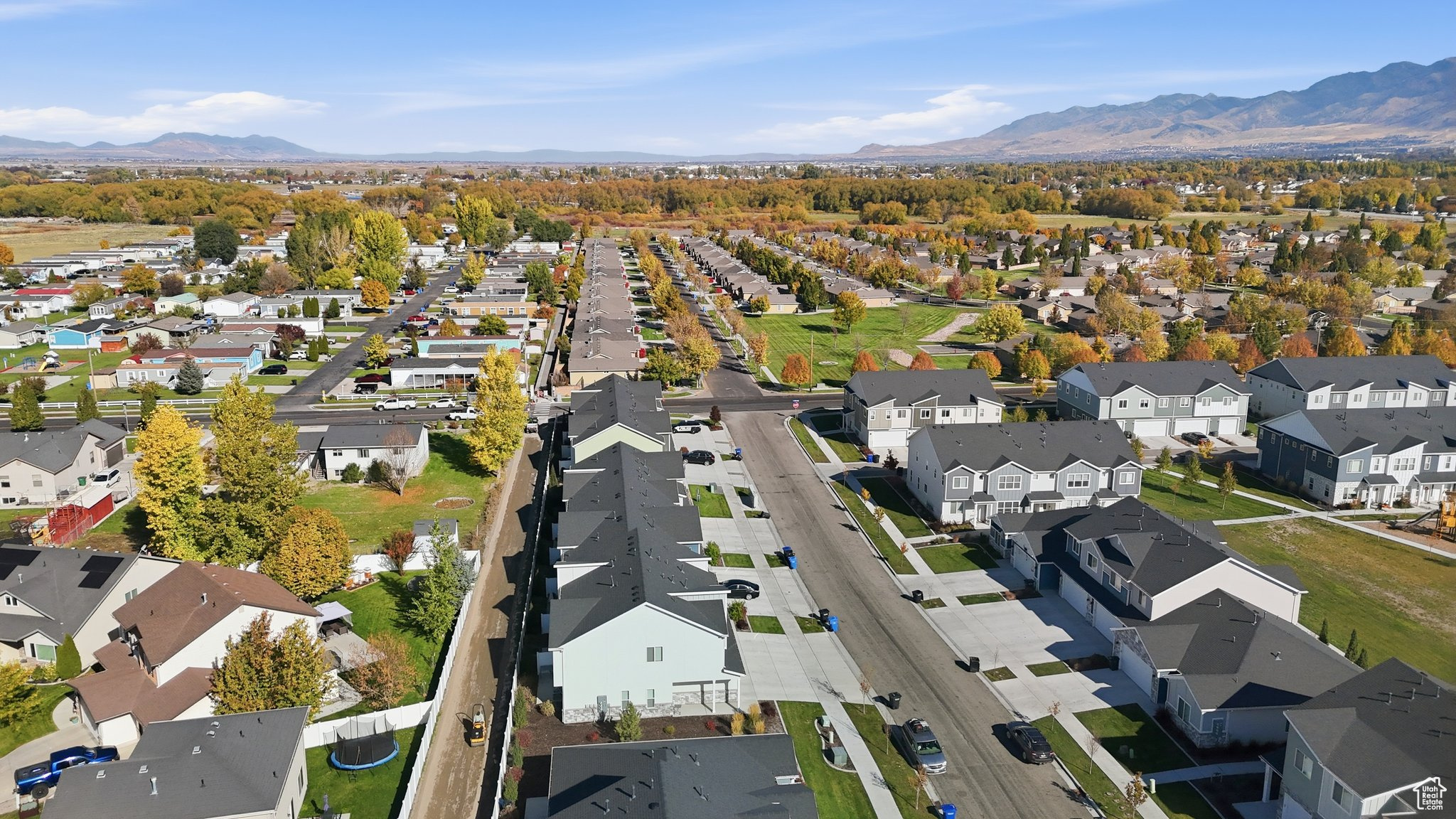 WOODMORE POINTE - Residential