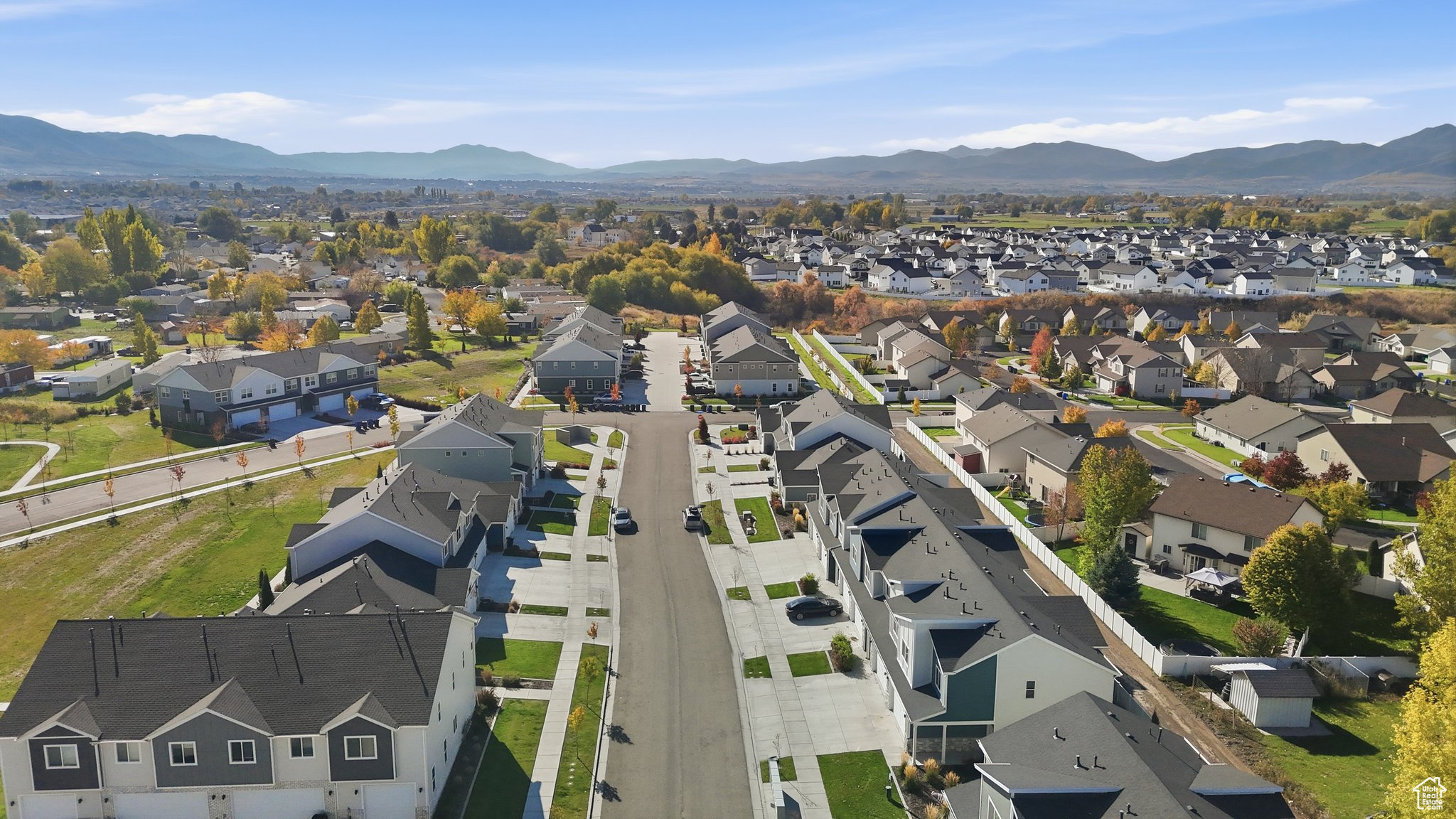 WOODMORE POINTE - Residential