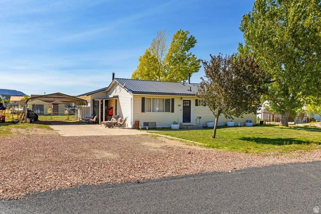 Photo of 246 S 475 E, Enterprise, UT 84725 (MLS # 2128692)