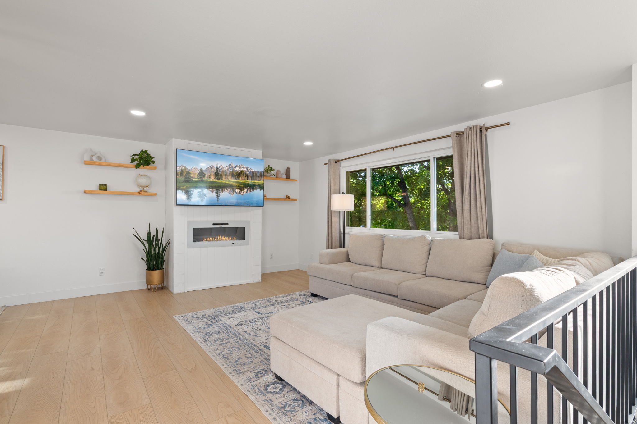 GREEN HILLS - Residential