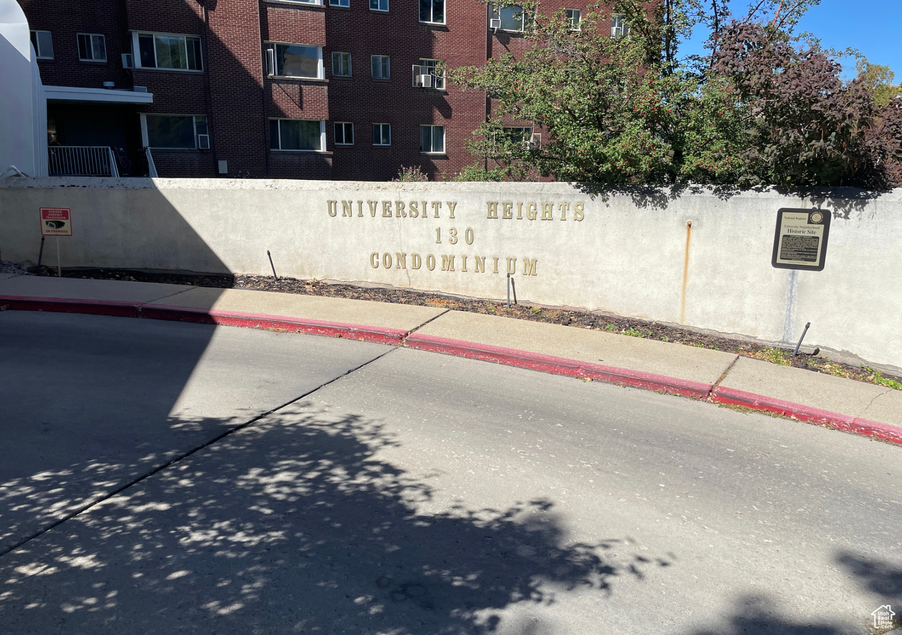 UNIVERSITY - Residential