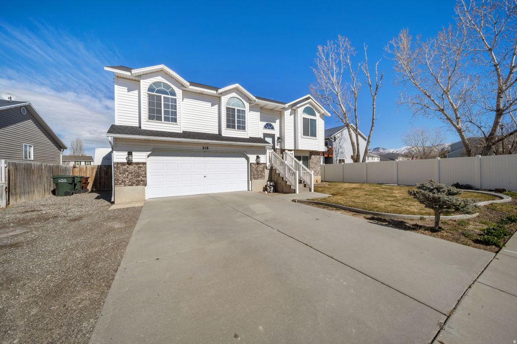 Photo of 218 WALLACE WAY, Tooele, UT 84074 (MLS # 2142428)