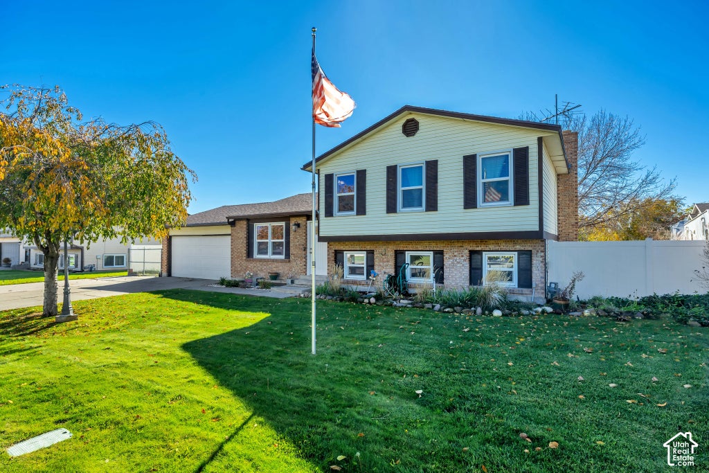 Photo of 2025 W 12190 S, Riverton, UT 84096 (MLS # 2193519)