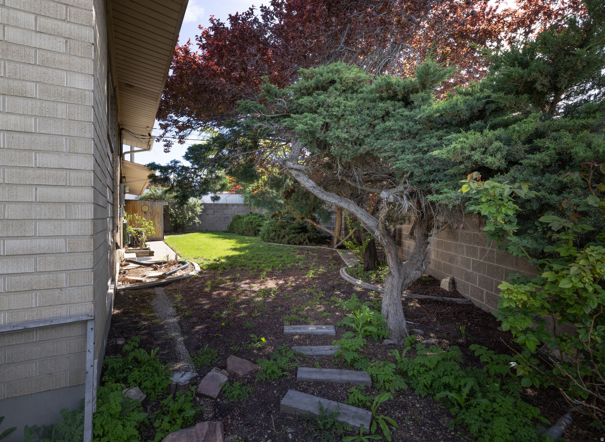 OQUIRRH HILLS - Residential