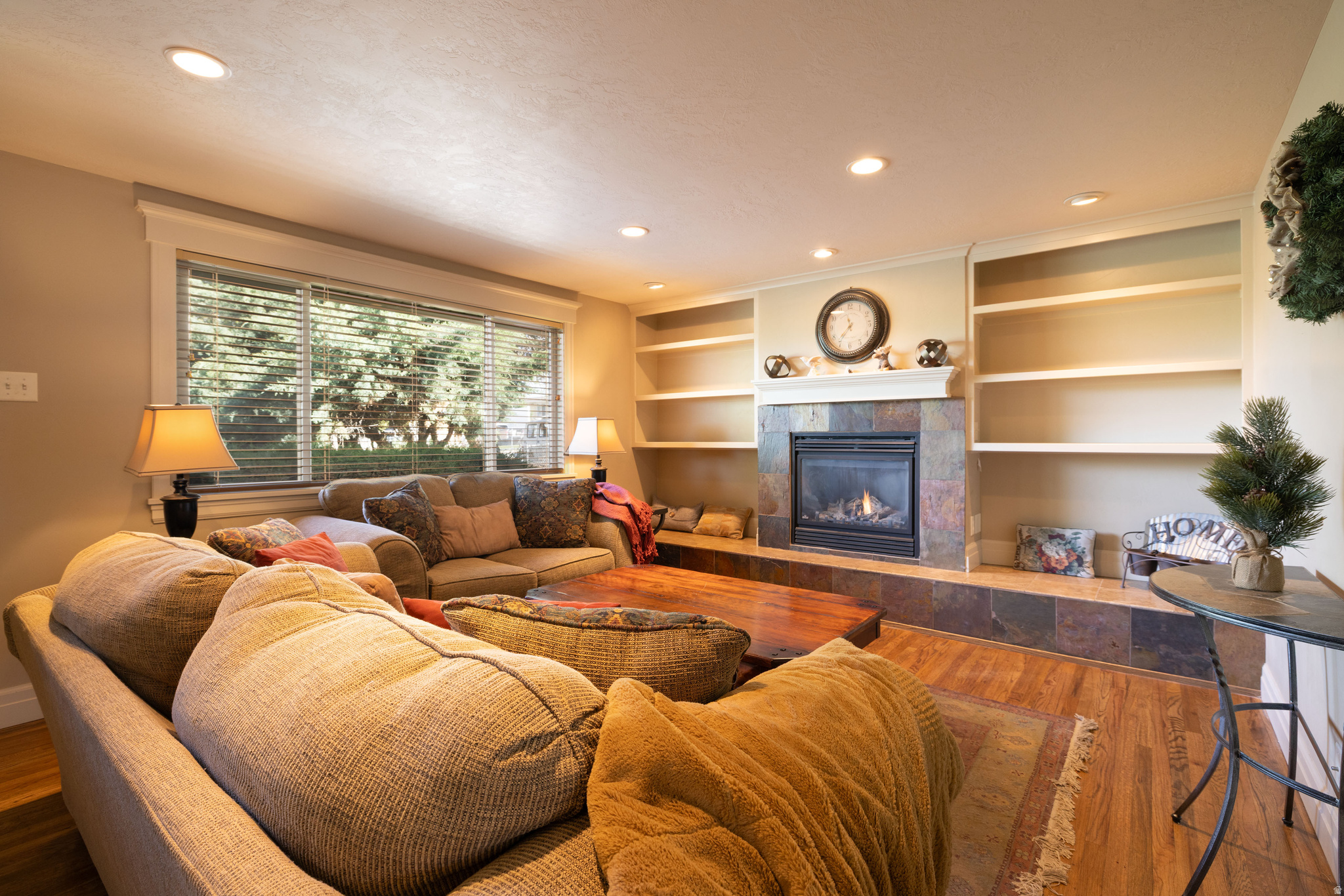 OQUIRRH HILLS - Residential