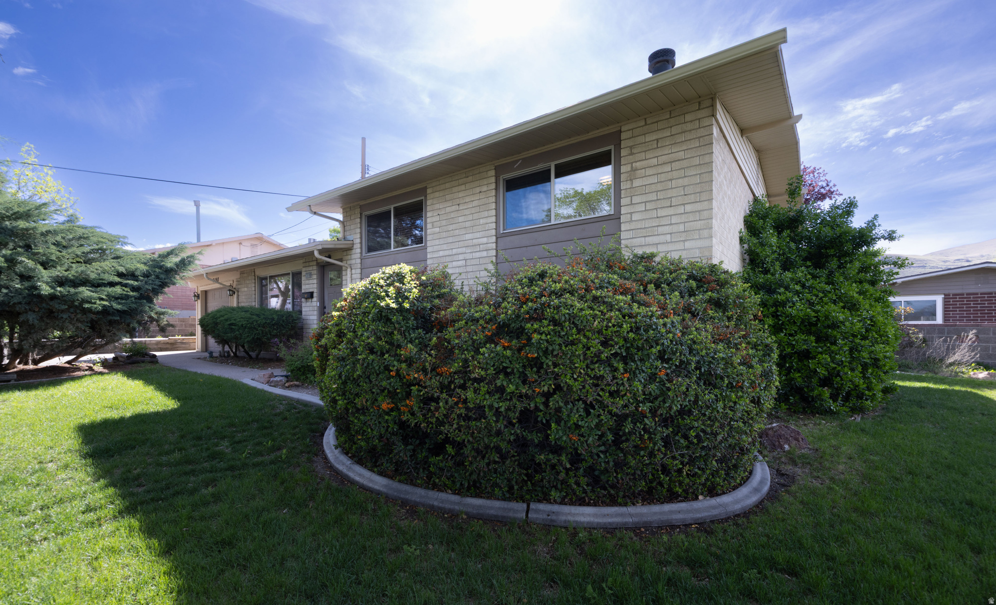 OQUIRRH HILLS - Residential