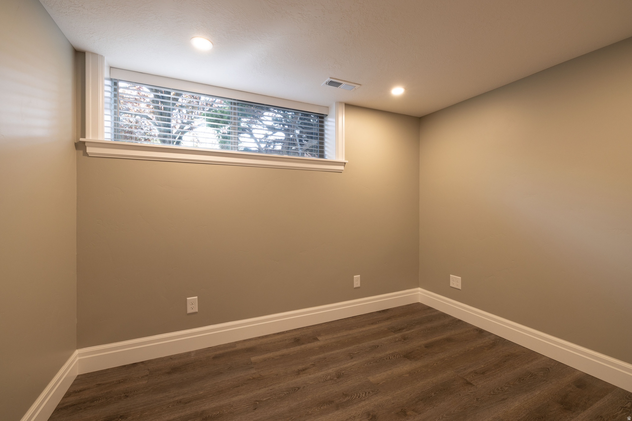 OQUIRRH HILLS - Residential