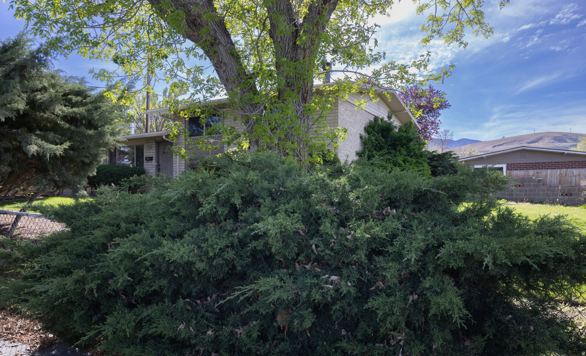 OQUIRRH HILLS - Residential