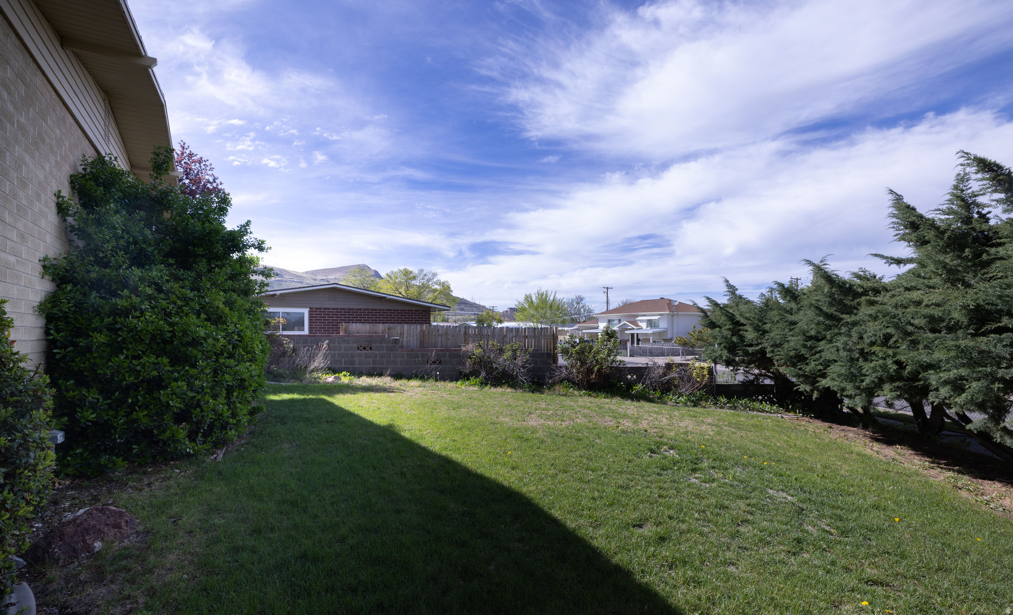 OQUIRRH HILLS - Residential