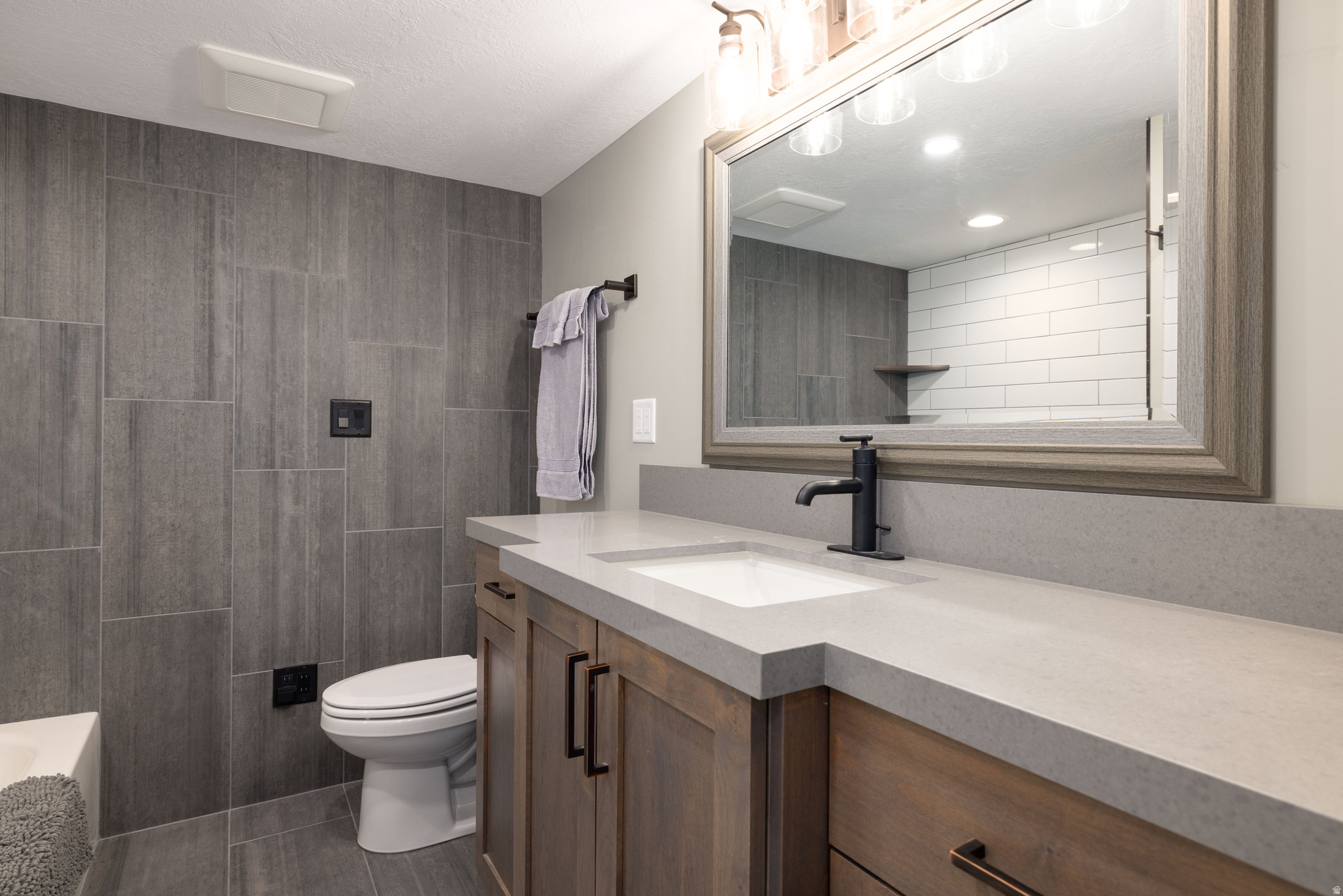 OQUIRRH HILLS - Residential