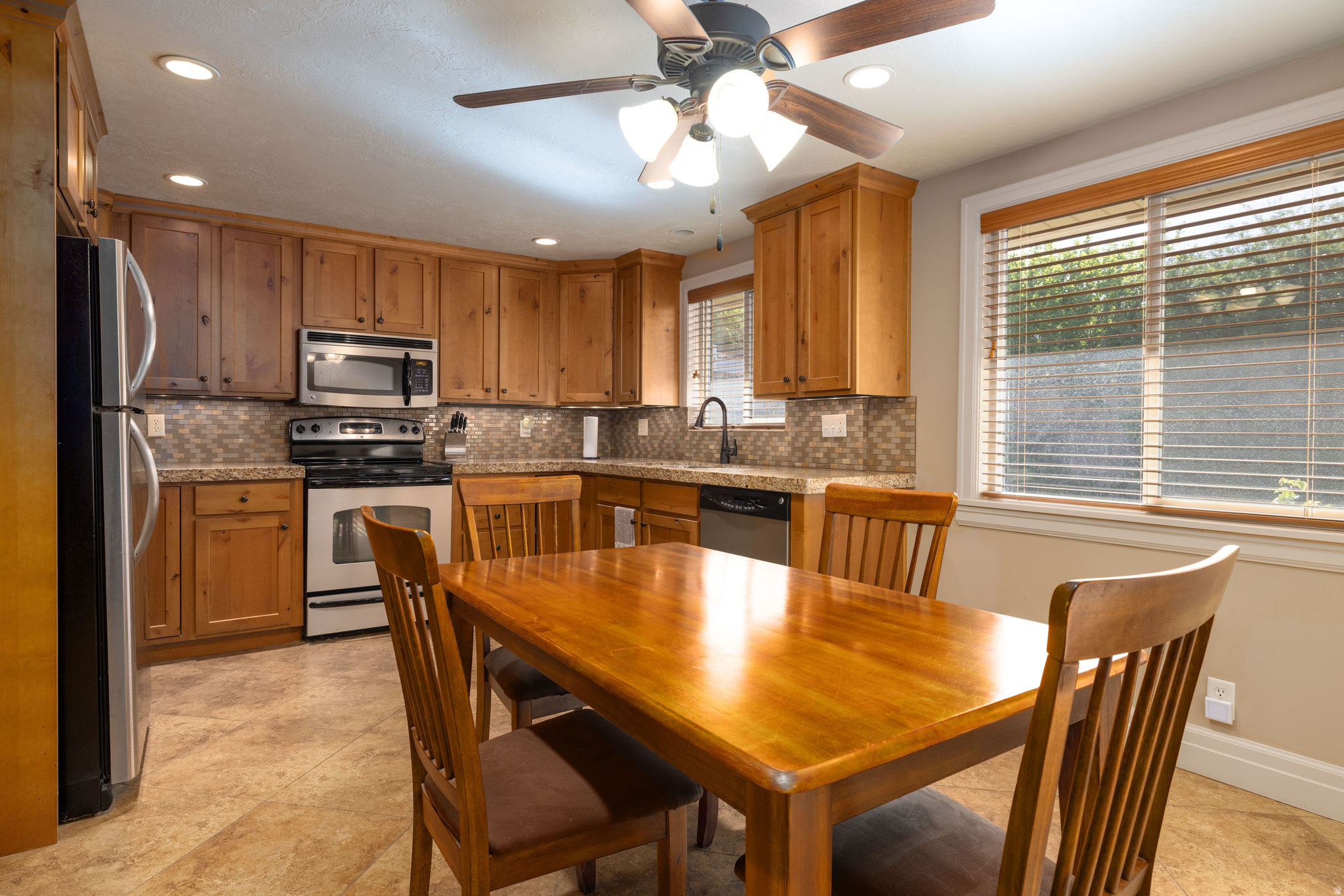 OQUIRRH HILLS - Residential