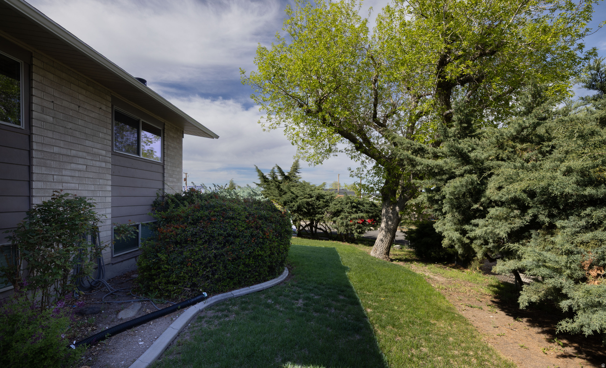 OQUIRRH HILLS - Residential