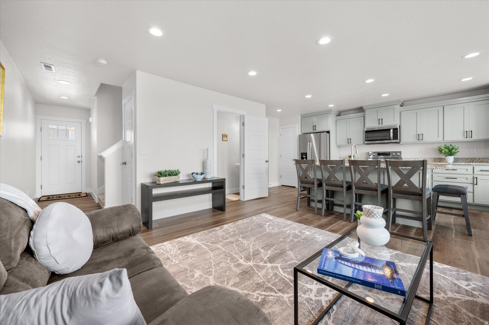 MIDLAND SQUARE - Residential