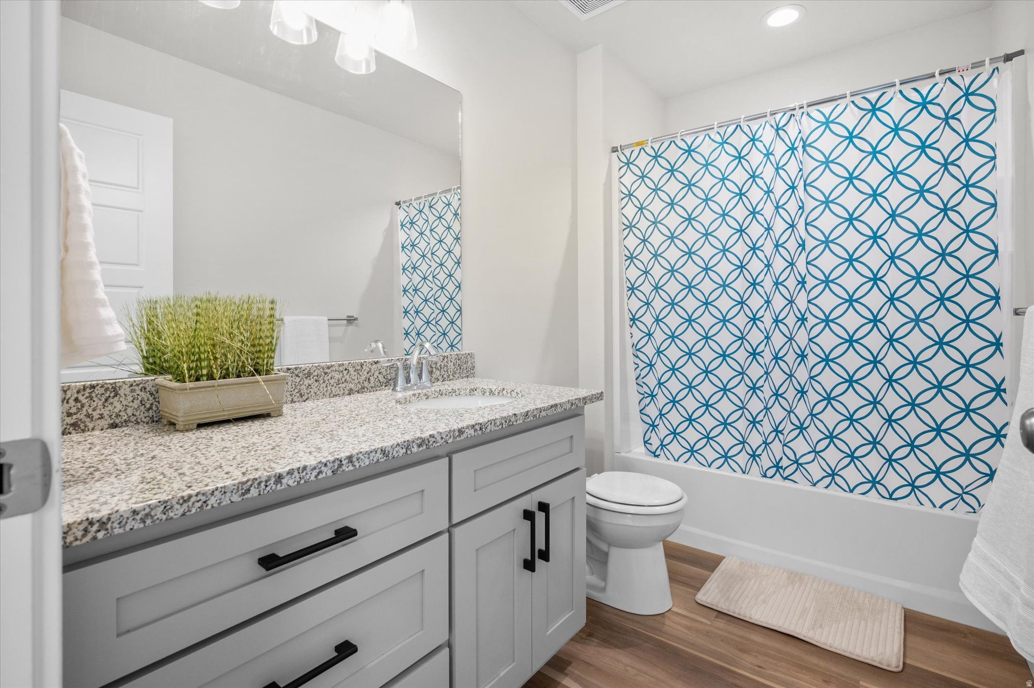 MIDLAND SQUARE - Residential