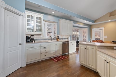 Tiny photo for 4640 N BROOKSHIRE CIR Cir, Provo, UT 84604 (MLS # 2133810)