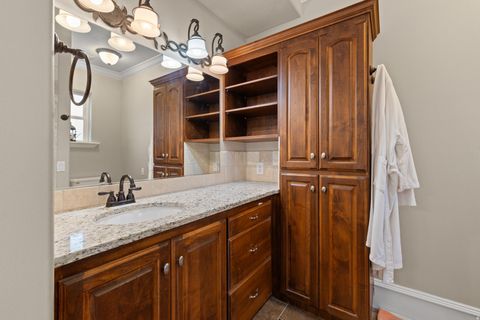 Tiny photo for 4640 N BROOKSHIRE CIR Cir, Provo, UT 84604 (MLS # 2133810)