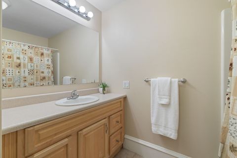 Tiny photo for 4640 N BROOKSHIRE CIR Cir, Provo, UT 84604 (MLS # 2133810)