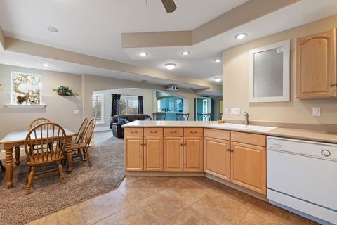 Tiny photo for 4640 N BROOKSHIRE CIR Cir, Provo, UT 84604 (MLS # 2133810)
