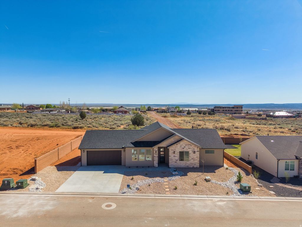 Photo of 1193 W KOKOPELLI ST, Hildale, UT 84784 (MLS # 2147088)
