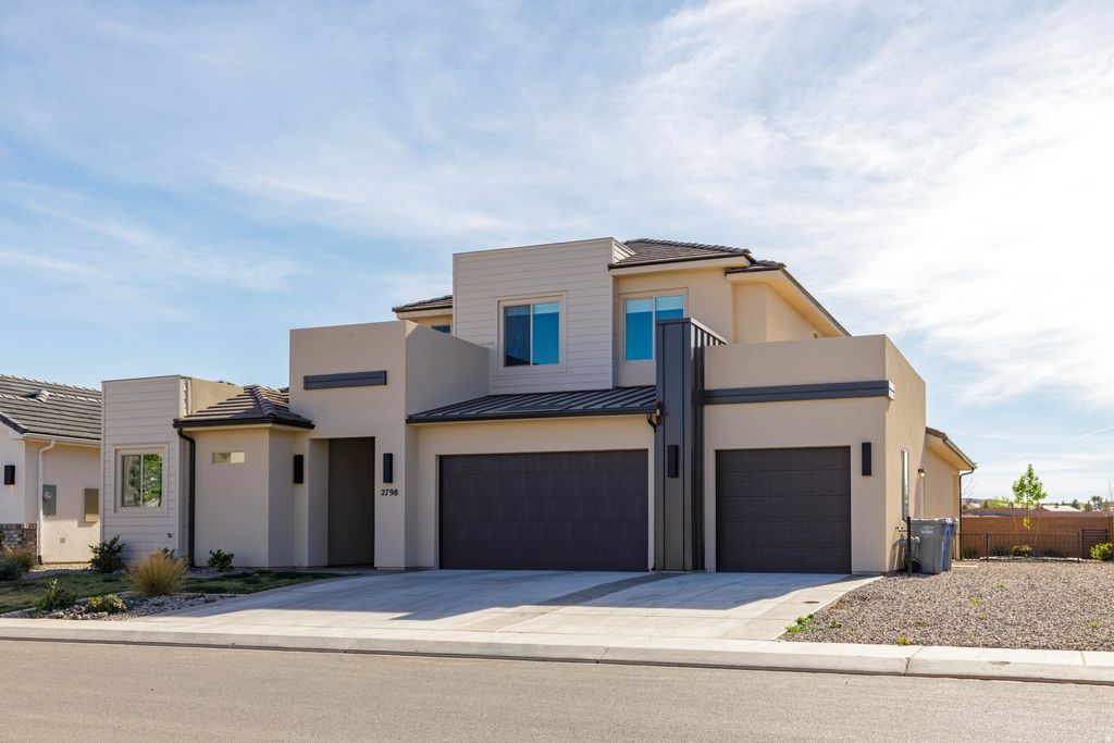 Photo of 2798 E SMITH CREEK DR, Washington, UT 84780 (MLS # 2144420)