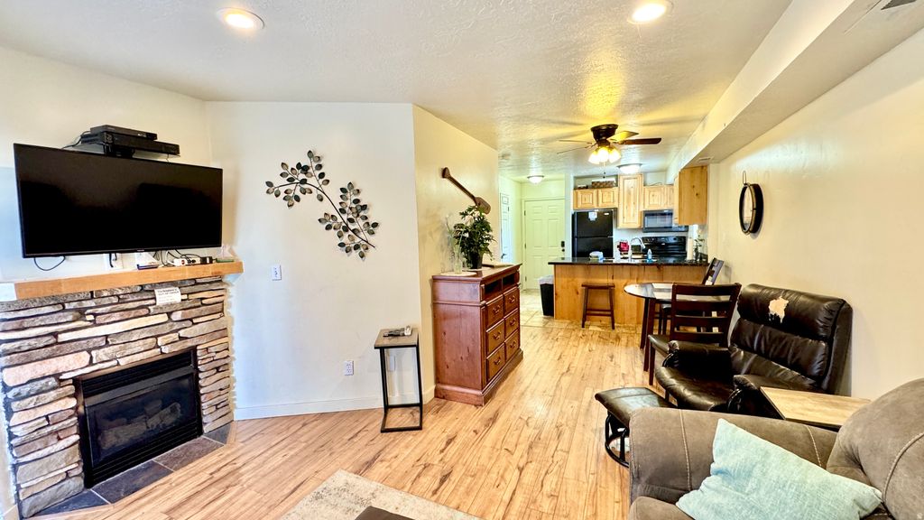 Photo of 929 HARBOR VLG #120, Garden City, UT 84028 (MLS # 2153409)