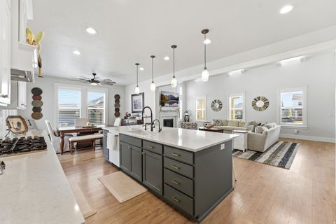 Tiny photo for 6284 W COPPER HAWK DR, South Jordan, UT 84009 (MLS # 2147333)