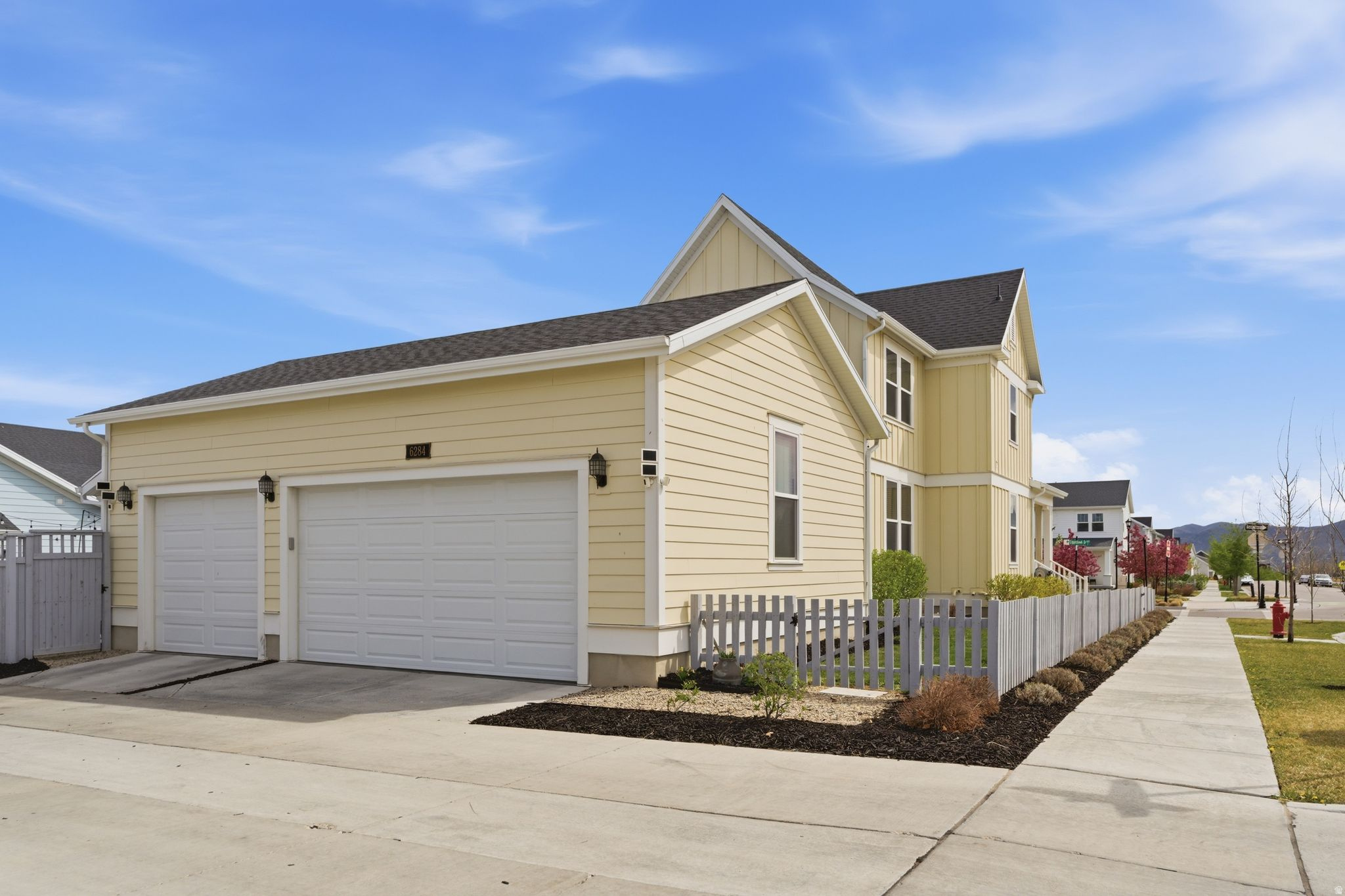 DAYBREAK - Residential