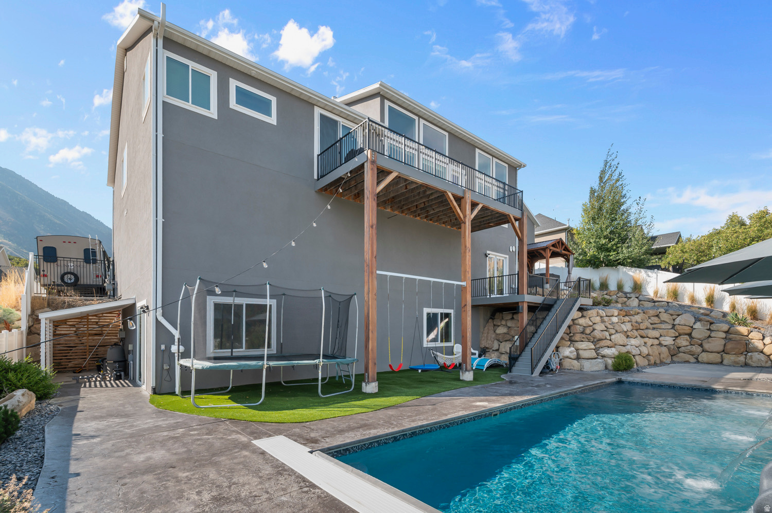 OAKRIDGE COVE - Residential