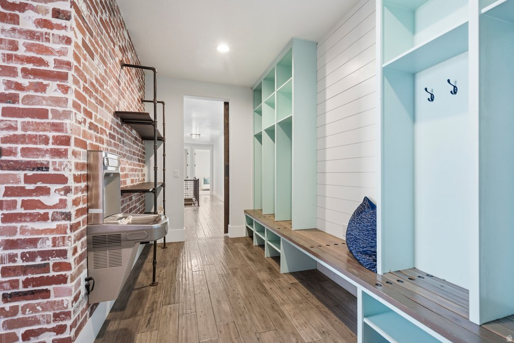 OAKRIDGE COVE - Residential