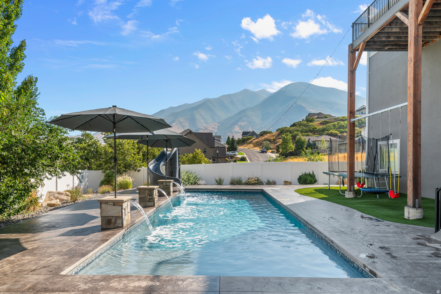 OAKRIDGE COVE - Residential