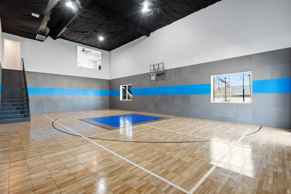 OAKRIDGE COVE - Residential