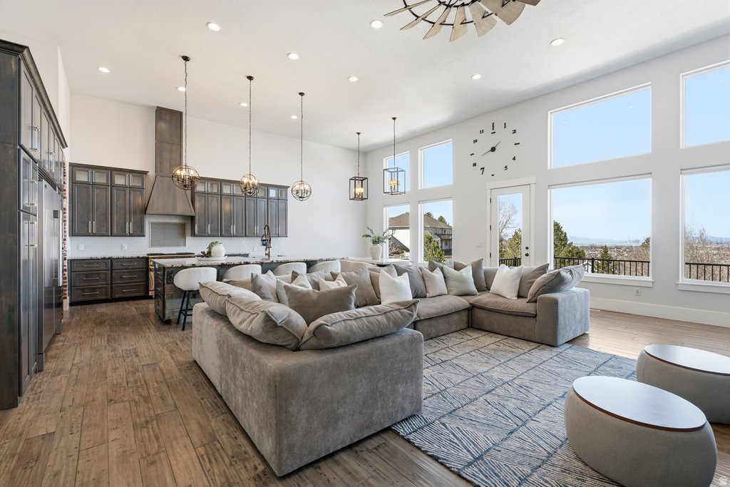 OAKRIDGE COVE - Residential