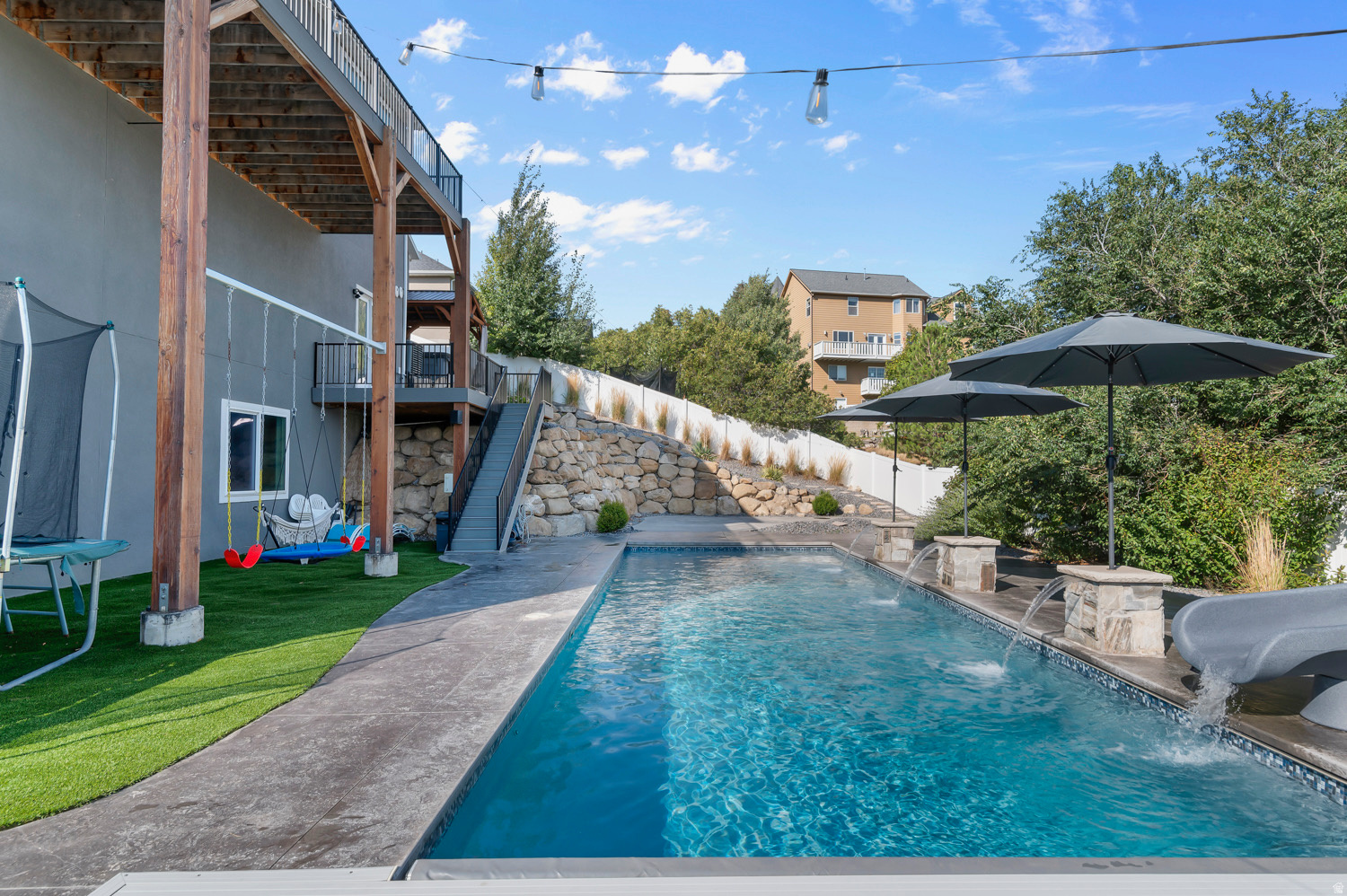 OAKRIDGE COVE - Residential